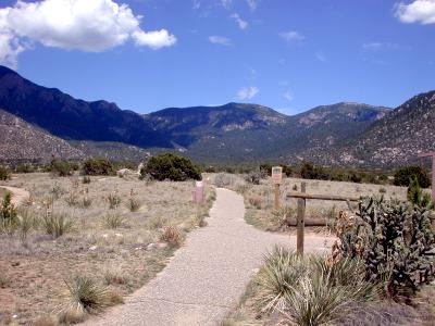Pino trailhead area
